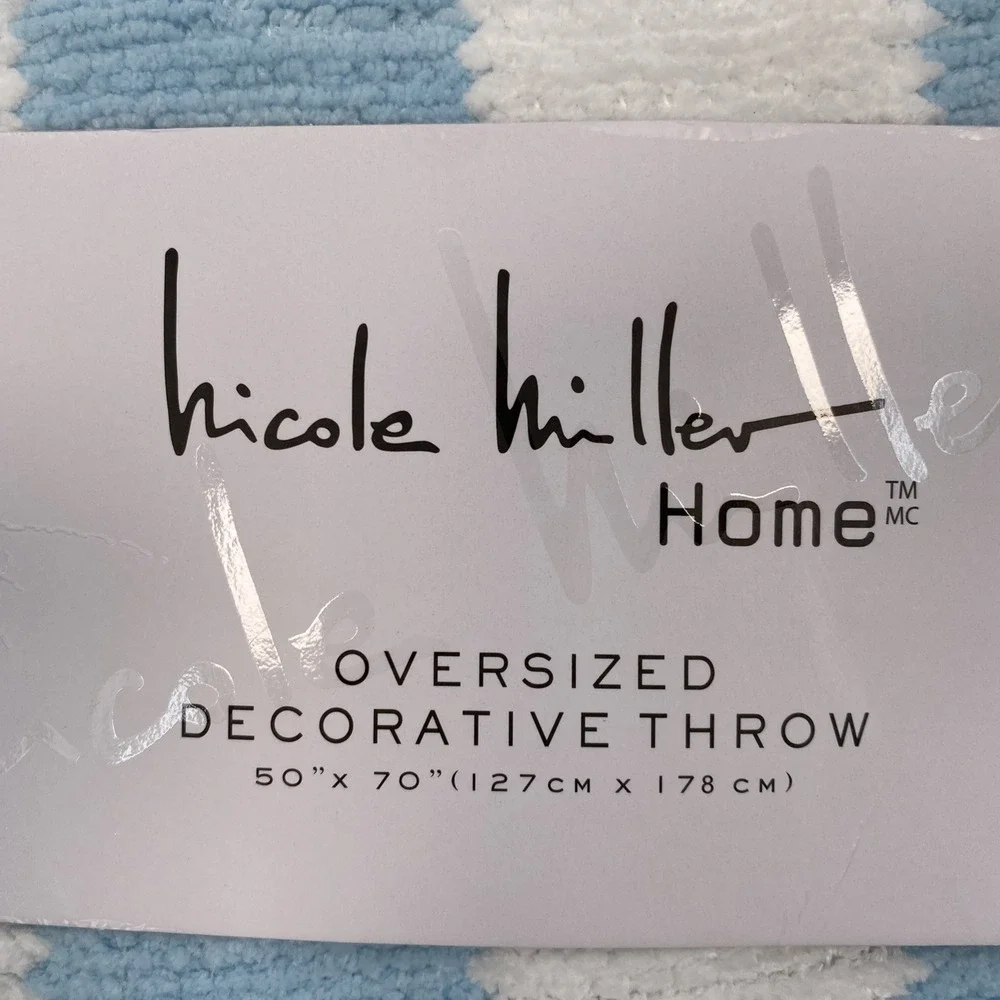 Nicole Miller Throw Blanket 50x70 Light Blue White Chenille Checkered Fringe